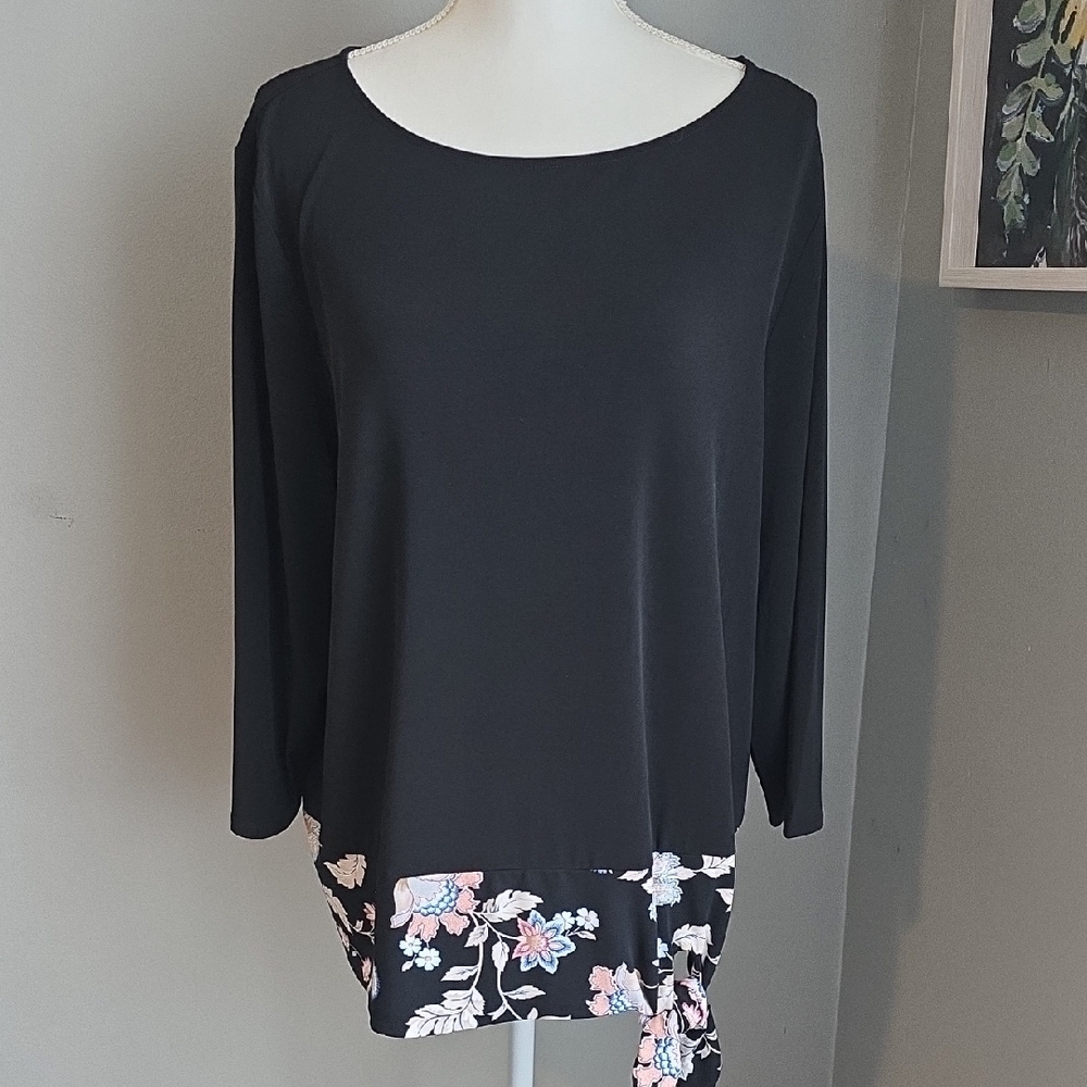 Chico's Black Top with Floral Accent Size XL (Chico's Size 3)